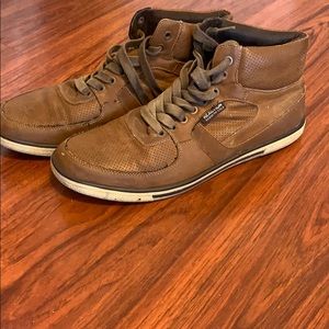Kenneth Cole brown sneaker